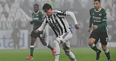 L'attaquant de la Juventus Turin Dusan Vlahovic contre Vérone en Serie A au stade de la Juventus le 6 février 2022.