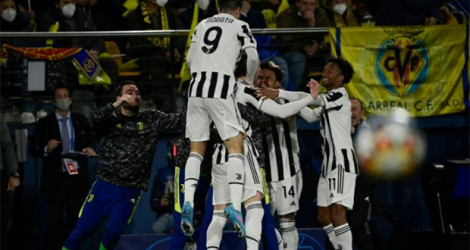 Les joueurs de la Juventus à la fête sur le but de Dusan Vlahovic contre Villarreal au stade de La Ceramica, le 22 février 2022.