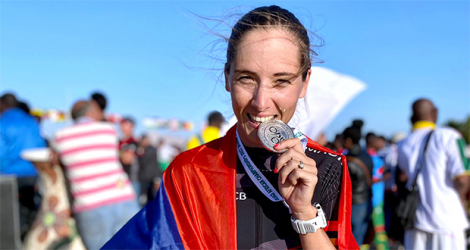 Kimberley Lecourt de Billot, drapée du quadricolore, savoure sa troisième médaille de ces championnats après l’or du relais mixte et l’argent du contre-la-montre par équipes dames.