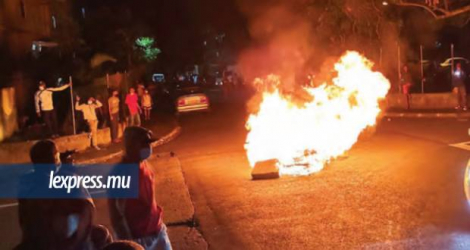 Dans le contexte où le Premier ministre a fait lui-même allusion aux émeutes de Kaya, il a intérêt à jouer au pompier pour éteindre le feu de la colère populaire.