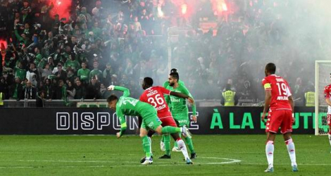 Le dernier match de la saison des Verts à Geoffroy-Guichard se jouera à huis clos. © Crédit photo : JEAN-PHILIPPE KSIAZEK/AFP