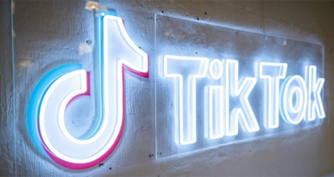 Le logo du réseau social TikTok, à Londres.