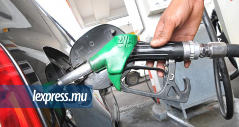 Depuis la dernière majoration du prix de l’essence, des stations-service ont recensé une baisse de 20 à 25 % dans la consommation de carburants.