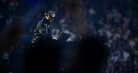 Le DJ français William Grigahcine alias «DJ Snake» se produit sur scène au stade du Parc des Princes à Paris, le 11 juin 2022.