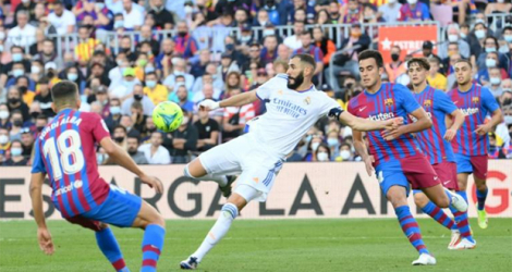 L'attaquant Karim Benzema, lors du clasico entre le Real Madrid et Barcelone, le 24 octobre 2021 au Camp Nou.