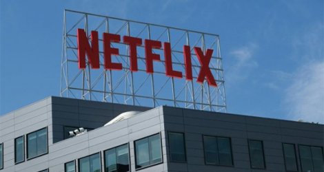 Le logo de Netflix sur l'un de leurs bâtiments à Hollywood, en Californie, le 2 mars 2022.