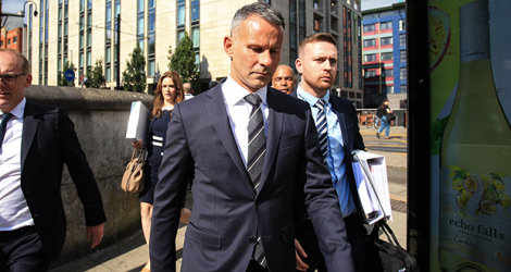 L’ancien footballeur Ryan Giggs arrive au tribunal de Manchester, le mardi 16 août.