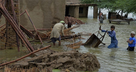 De fortes pluies de mousson au Pakistan ont tué plus de 1 000 personnes.