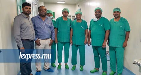 Le Dr Rajasekhar Perumalla et ses collègues ont pratiqué trois transplantations rénales à l’hôpital Victoria.