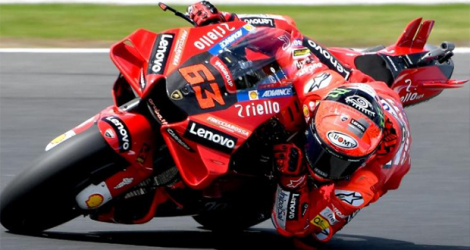 Francesco Bagnaia, le pilote italien de Ducati, pendant la séance de qualification à Phillip Island, le 15 octobre 2022, avant le Grand Prix MotoGP d'Australie.