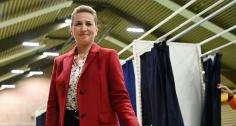 La Première ministre sociale-démocrate du Danemark, Mette Frederiksen, vote aux élections législatives à Copenhague, le 1ᵉʳ novembre 2022.
