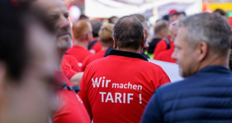 Patronat et syndicat en Allemagne ont annoncé un accord sur des hausses de salaires de 8,5% au total pour plus de 3,9 millions de salariés de l'électrométallurgie, écartant le risque de grèves.