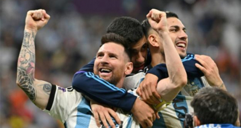 La joie de Lionel Messi et ses coéquipiers après la qualification de l'Argentine pour les demi-finales du Mondial, le 9 décembre au stade Lusail à Doha.