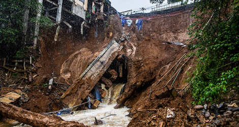 Dans la partie indonésienne de Bornéo, plus de 17 000 maisons ont été inondées perturbant le quotidien des habitants du district de Banjar depuis un mois.