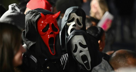 Des fans lors de l'avant-première mondiale de «Scream 6» à New York le 6 mars 2023.