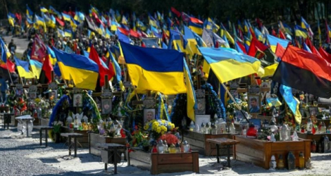 Le cimetière militaire de Lychakiv, le 18 mars 2023 à Lviv, en Ukraine. afp.com - Yuriy Dyachyshyn 