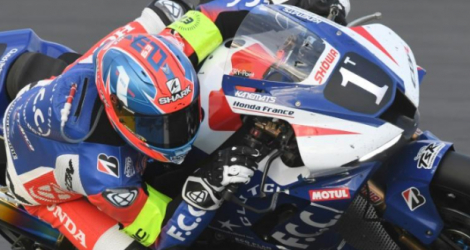 La Honda CBR 1000 EWC N°1 avec le pilote français Mike Di Meglio en action lors de la 46ᵉ édition des 24h Motos du Mans le 15 avril 2023 sur le circuit Bugatti au Mans en France.