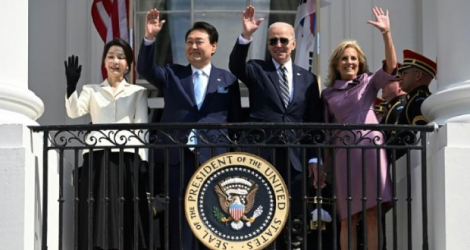 Le président américain Joe Biden (centre-droite) et son homologue sud-coréen Yoon Suk Yeol (centre-gauche), le 26 avril 2023 à la Maison Blanche, à Washington. afp.com - Jim Watson 