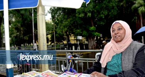 Nazima Faugoo, 49 ans, marchande de journaux
