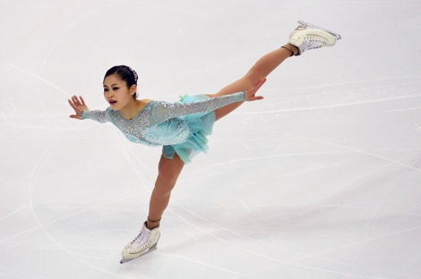La Japonaise Satoko Miyahara participe à la finale du Grand Prix ISU de patinage artistique, à Marseille, dans le sud de la France.
