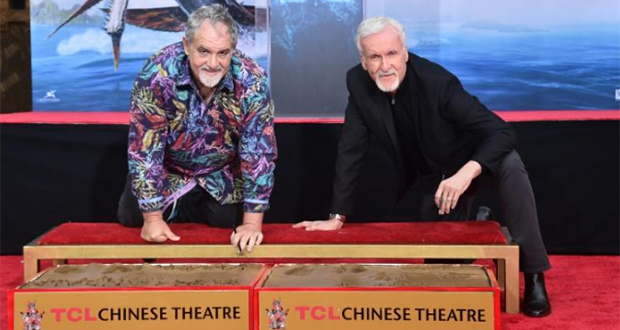 Jon Landau et James Cameron (à droite) à Hollywood le 12 janvier 2023.