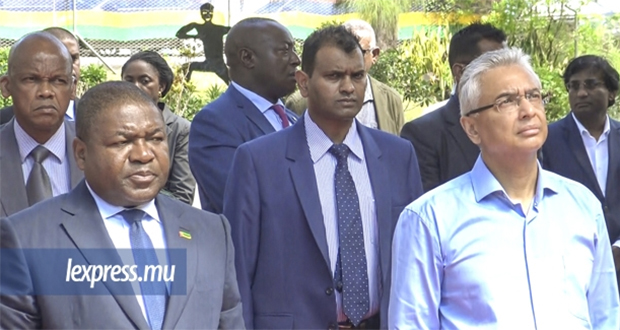 Le président mozambicain (à g.), Filipe Nyusi, et le Premier ministre au Morne en 2019.