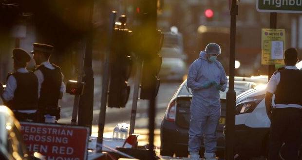 Londres (Royaume-Uni), lundi 19 juin 2017. La police de Londres a saisi l'unité antiterroriste après cette attaque à la camionnette.  (AFP/ Daniel LEAL-OLIVAS.)