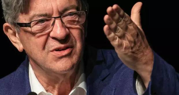 La droite à Matignon, LFI joue la rue contre le «coup de force» de Macron