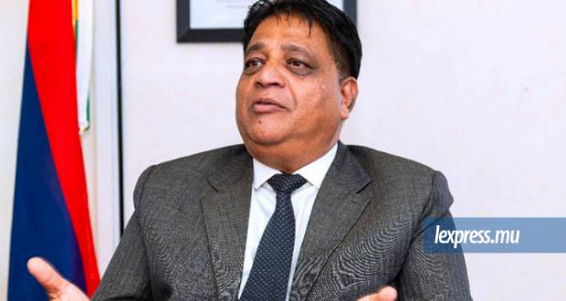 «Dimounn finn strese pandan diz-an. Mo minister la pou donn lavi»
