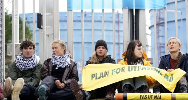 Oil: Norway's Main Refinery Blocked by 200 Environmentalists, Including Greta Thunberg