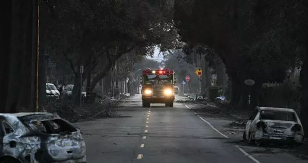 Après la sidération des incendies, la colère gronde autour de Los Angeles
