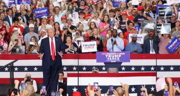 Trump fourbit ses armes face à Kamala Harris, sa nouvelle rivale