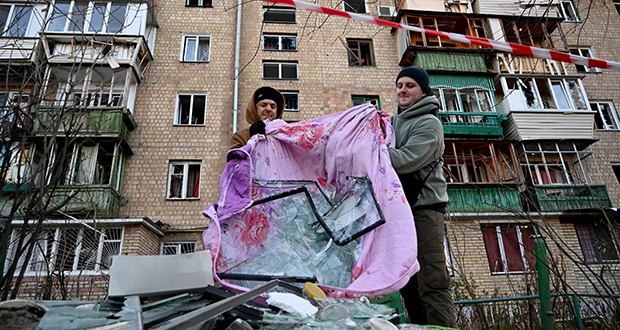 L'Ukraine dénonce la plus grande attaque de drones russes sur Kiev