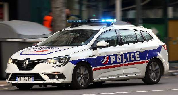 Un mineur de 17 ans tué par arme blanche, cinq interpellations