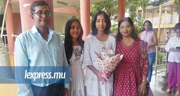 Droopnath Ramphul State College : Divya Thaj inspirante dans la filière scientifique, la première de sa famille