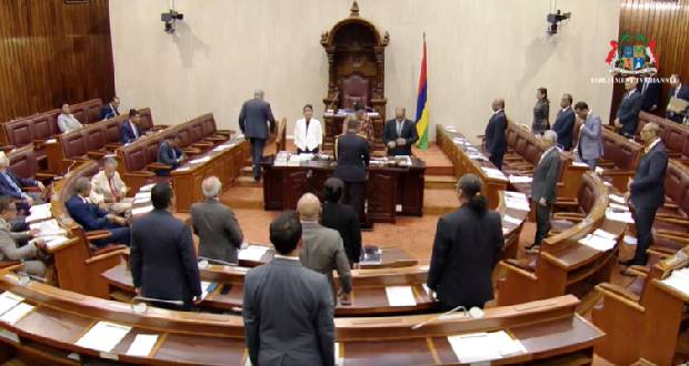 Suivez en direct la séance parlementaire