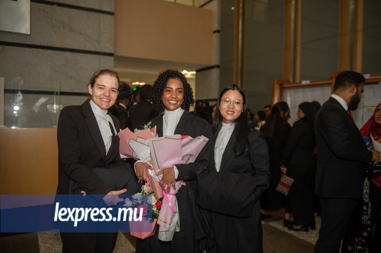 Marie Steffi Honiss (au centre) a réussi le parcours d’étude.