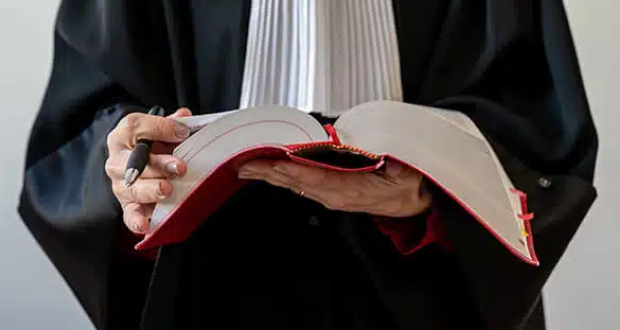 Le Bar Council demande aux avocats de faire renvoyer les procès