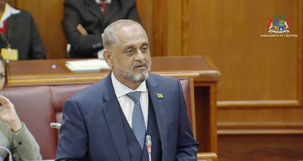 Reza Uteem : «Pas la peine maintenant de nommer quelqu’un à la tête de la FCC»
