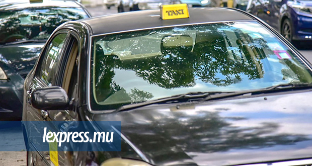 Un chauffeur de taxi dépouillé