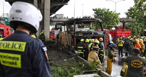 Une vingtaine de morts présumés dans l'incendie d'un bus lors d'un voyage scolaire
