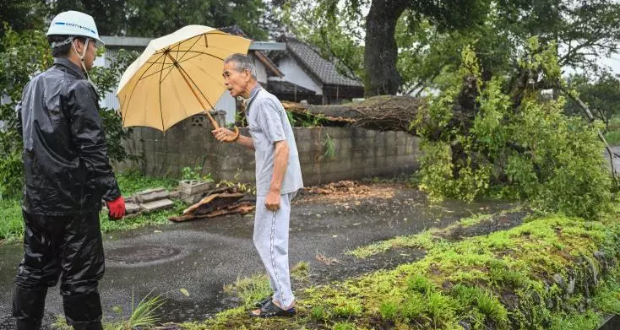 Japon: le typhon Shanshan et ses pluies diluviennes font cinq morts