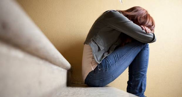 Une adolescente recueillie après des mois de détresse et de prostitution