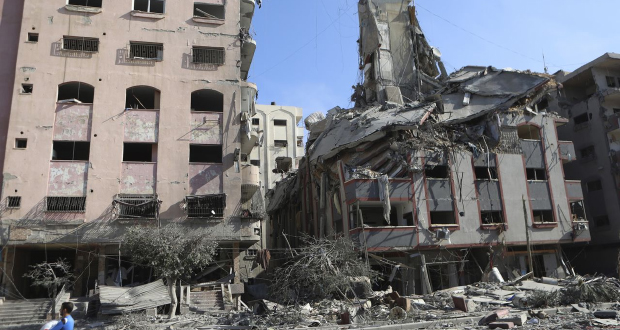 Gaza: Frappes aux abords d'un hôpital du Croissant-Rouge palestinien