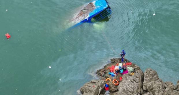 China: At Least 10 Dead and 70 Injured After Capsizing of Two Tourist Boats