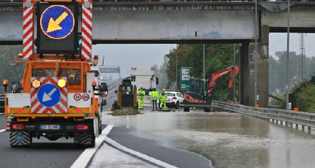 Colère après des inondations ayant fait deux disparus
