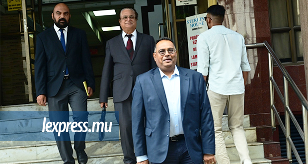 Dilshaad Bundhun de Menlo Park face aux questions avant Aditi Boolell