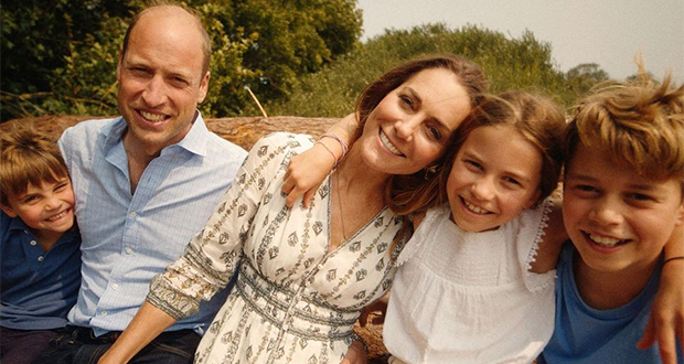 Kate Middleton et William dévoilent leur carte de vœux : un détail saute aux yeux !