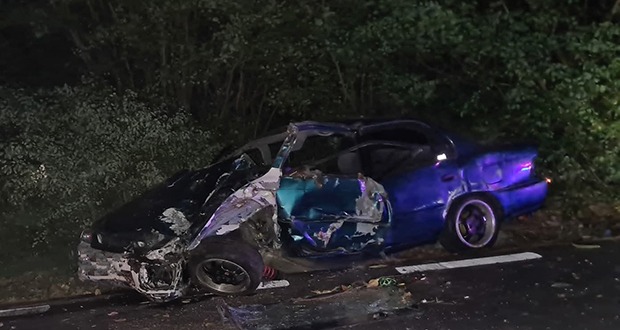 Spectaculaire sortie de route l Le conducteur reste introuvable