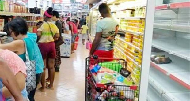 Répercussions économiques : Pas de «panic buying» dans les supermarchés… mais des craintes sur les prix